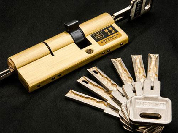 工業級異辛酸汞/13302-00-6，廣泛應用于聚氨酯鞋底、坐墊和床墊