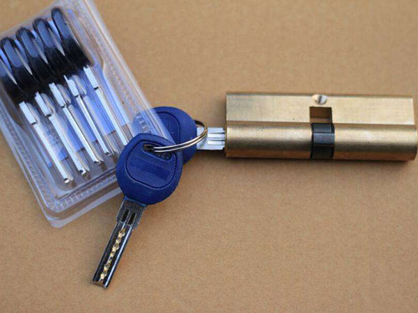 新癸酸鋅 cas 27253-29-8對聚氨酯泡沫閉孔率和物理機械性能的調控作用